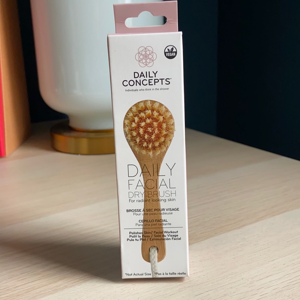Daily Concepts Facial Dry Brush